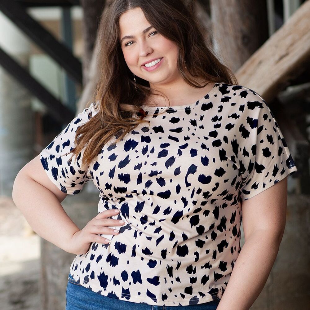 Womens Top S-2X Boutique Keyhole Back Twist Knot Tee Leopard Print Boho Blouse - Picture 5 of 16